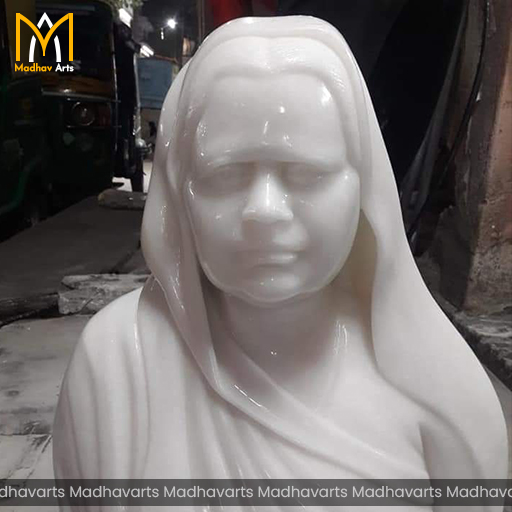 Graceful Elegance: Human Statue Sculpture