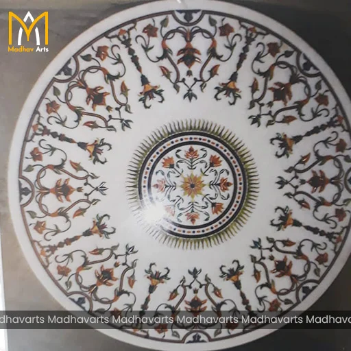 Marble Minimalism: Elevate Your Home with Modern Decor Pieces