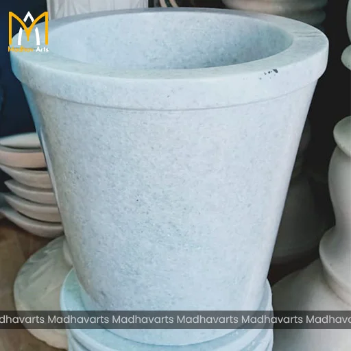 Modern marble decor for Discerning Tastes